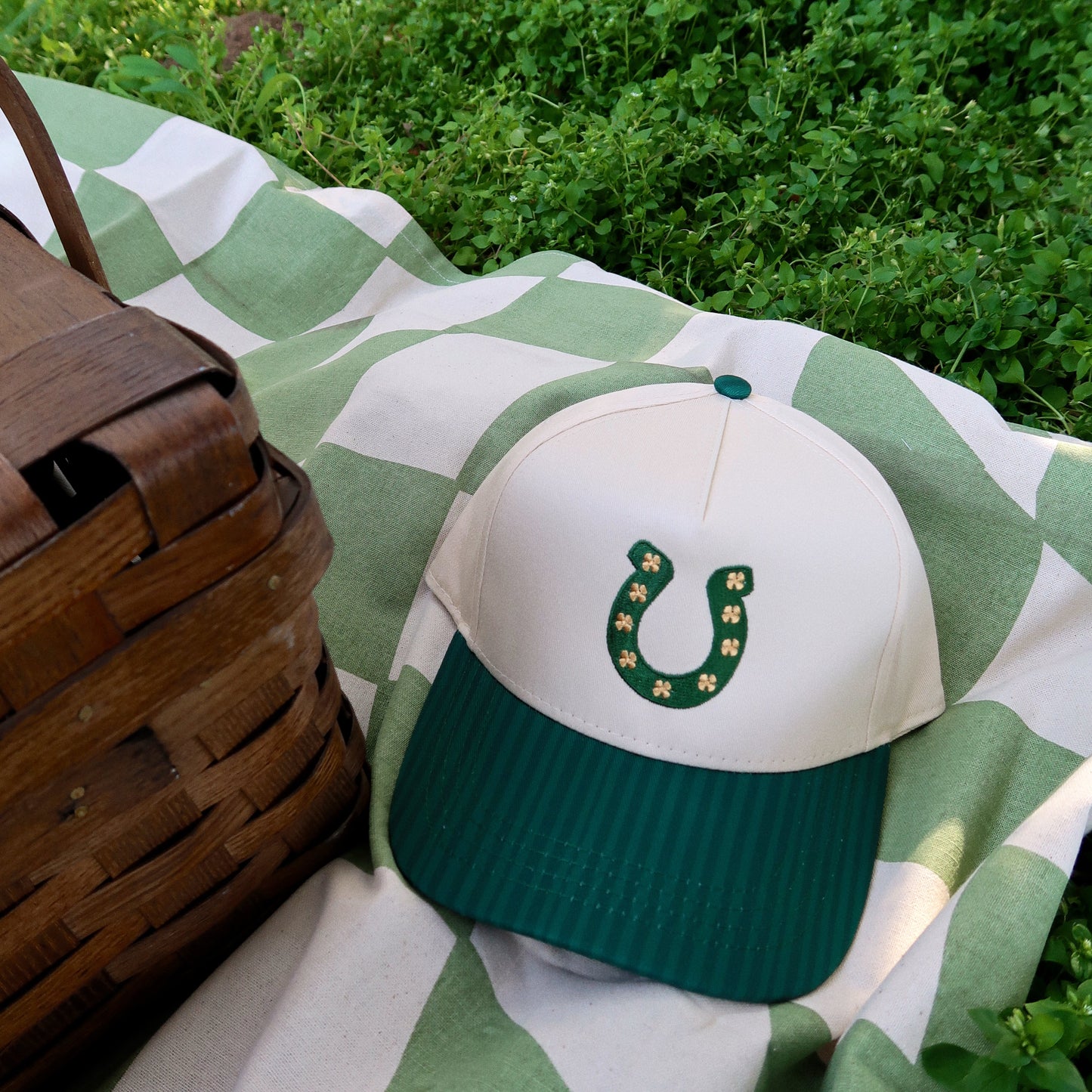 St. Patricks Day Horse Shoe Striped Hat